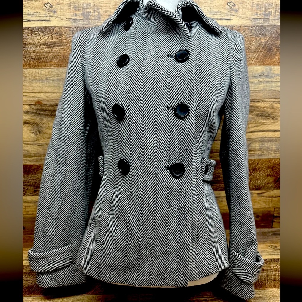 EXPRESS ~ XS ~  Design Studio Three Button Blazer Jacket With Cuffs Very Nice ✅